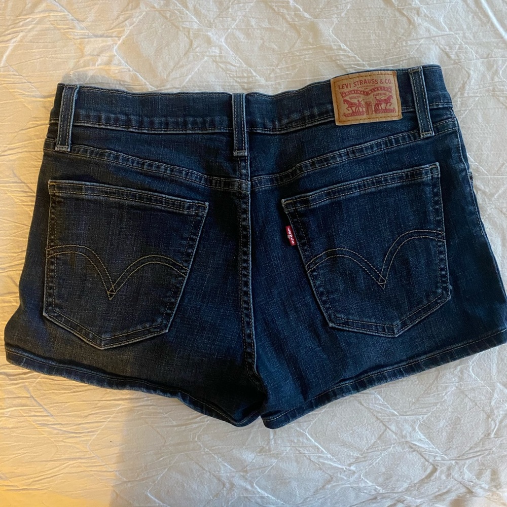 Women’s levi shorts dark blue